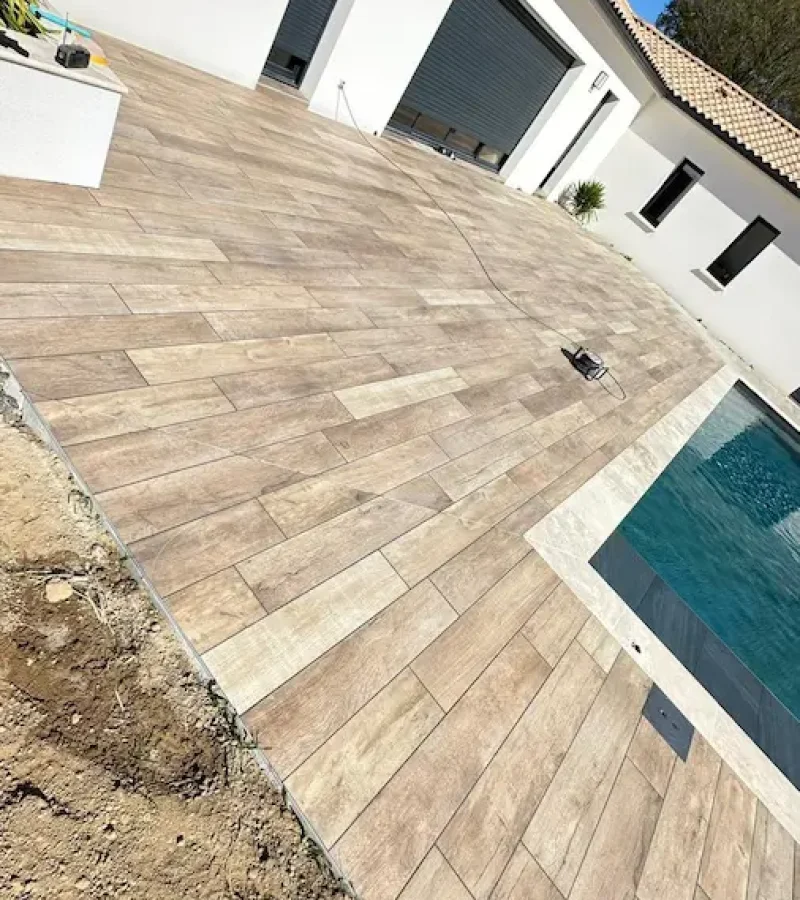 Réalisation de terrasse par HBC Design, carreleur à Saint Sulpice de Royan